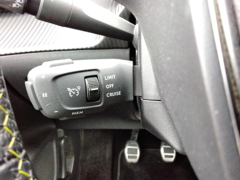 Used PEUGEOT 208 1.2 PureTech 100ch S&S GT 118g 2020 Gris Artense (M) € 13770 in Lesménils