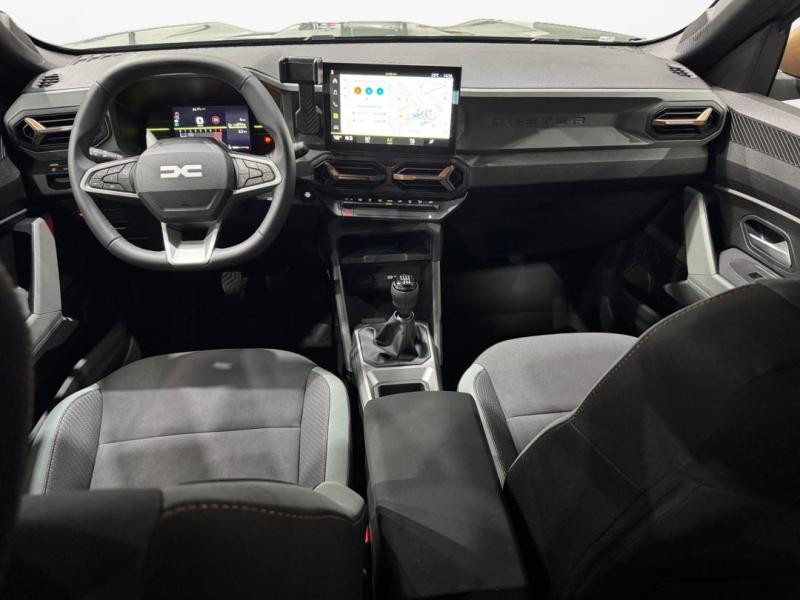 Used DACIA Duster 1.2 TCe mild hybrid 130ch Extreme 2025 Vert Cèdre métallisé € 25440 in Lesménils