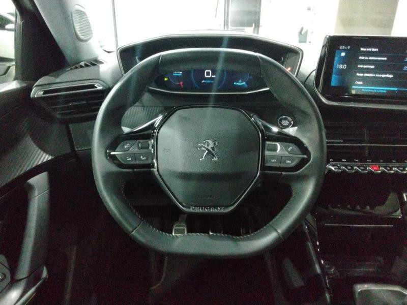 Used PEUGEOT 2008 1.2 PureTech 130ch S&S Roadtrip 2021 Blanc Nacré (N) € 15480 in Lesménils