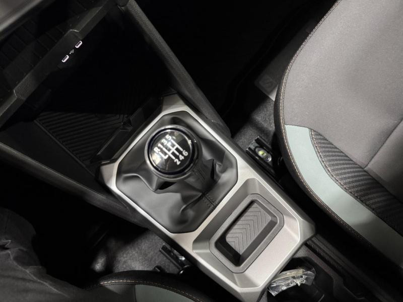 Used DACIA Duster 1.2 TCe mild hybrid 130ch Extreme 2025 Vert Cèdre métallisé € 25440 in Lesménils