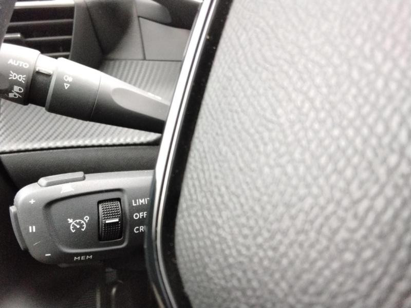 Used PEUGEOT 208 1.2 PureTech 100ch S&S GT 118g 2020 Gris Artense (M) € 13770 in Lesménils