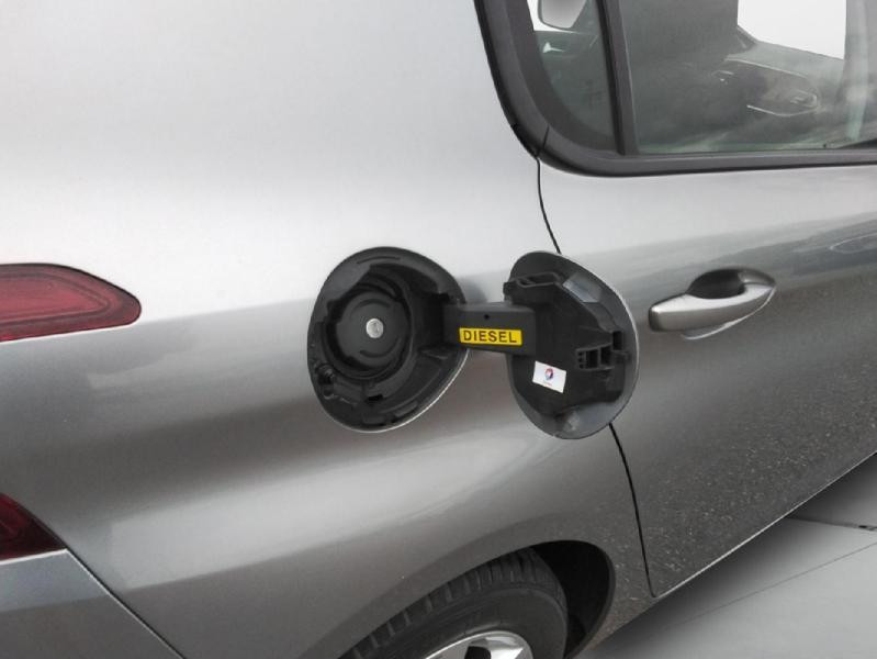 Occasion PEUGEOT 308 1.6 HDi FAP 92ch Active 5p 2014 Gris 9470 € à Lesménils