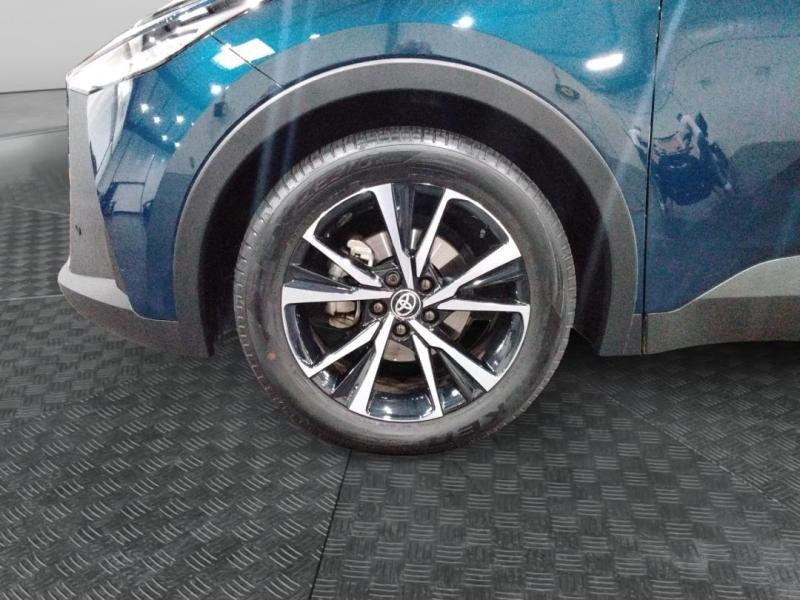 Used TOYOTA C-HR 1.8 140ch Design NG23 2024 Bleu Persan métallisé € 27470 in Lesménils