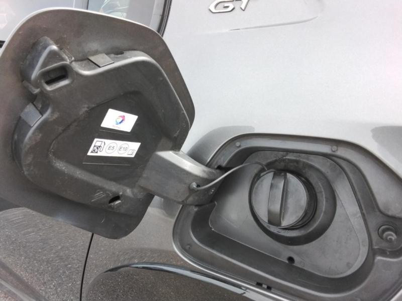 Used PEUGEOT 208 1.2 PureTech 100ch S&S GT 118g 2020 Gris Artense (M) € 13770 in Lesménils