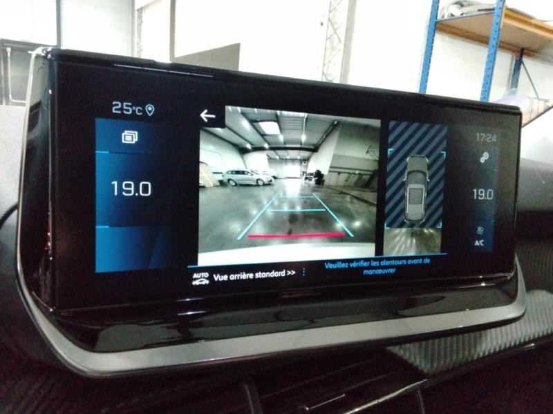 Used PEUGEOT 2008 1.2 PureTech 130ch S&S Roadtrip 2021 Blanc Nacré (N) € 15480 in Lesménils