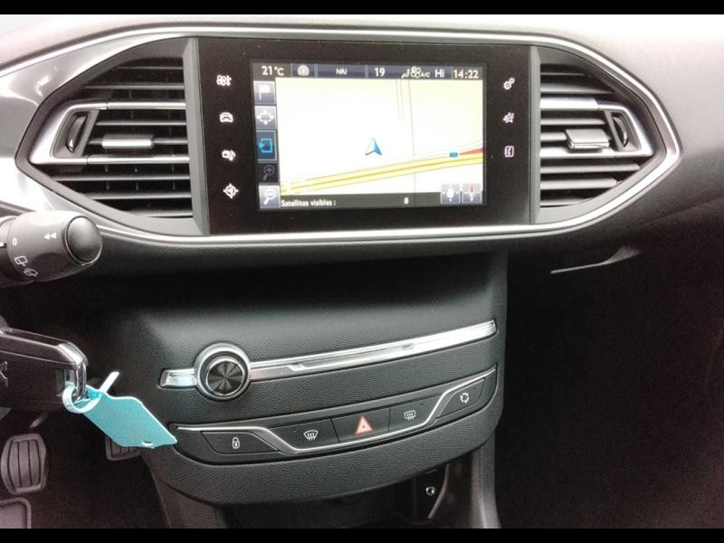 Used PEUGEOT 308 1.2 Puretech 110ch Style S&S 5p 2016 Noir Perla Nera € 8640 in Lesménils