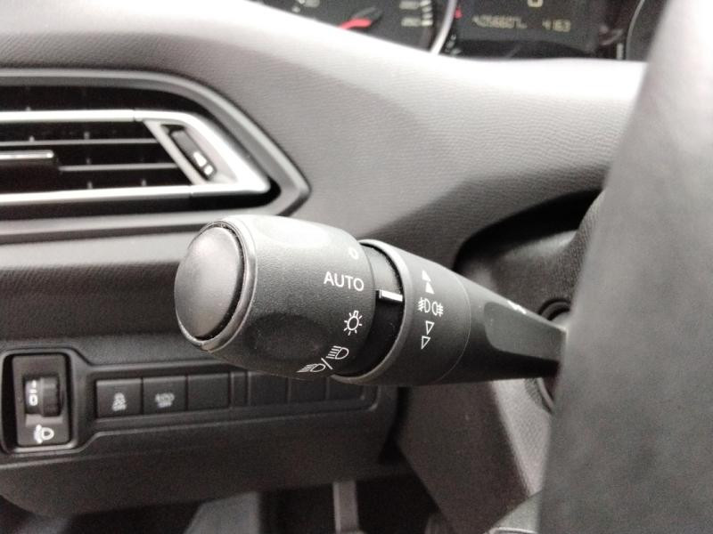 Used PEUGEOT 308 1.2 Puretech 110ch Style S&S 5p 2016 Noir Perla Nera € 8640 in Lesménils