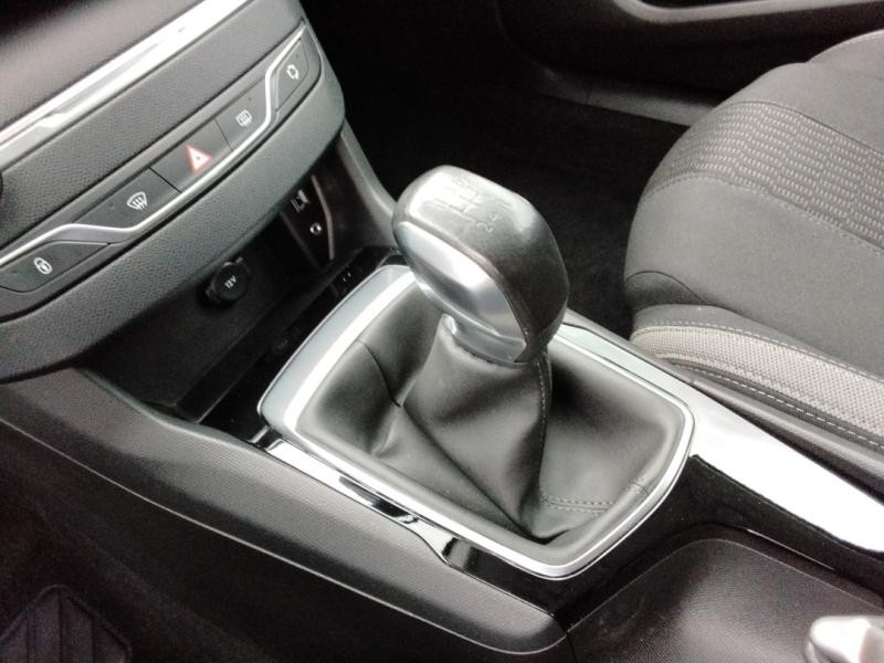 Used PEUGEOT 308 1.2 Puretech 110ch Style S&S 5p 2016 Noir Perla Nera € 8640 in Lesménils