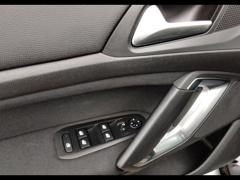 Used PEUGEOT 308 1.2 Puretech 110ch Style S&S 5p 2016 Noir Perla Nera € 8640 in Lesménils