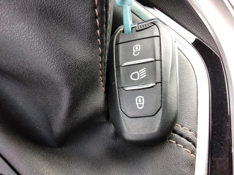 Used PEUGEOT 3008 1.2 PureTech 130ch S&S GT Line 2018 Noir € 14440 in Lesménils