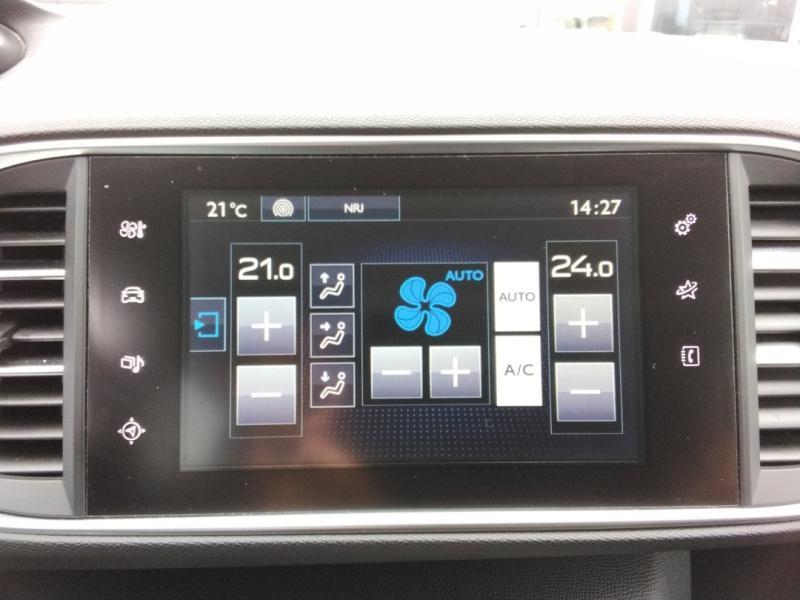 Used PEUGEOT 308 1.2 Puretech 110ch Style S&S 5p 2016 Noir Perla Nera € 8640 in Lesménils