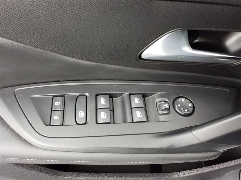 Used PEUGEOT 308 SW 1.2 PureTech 130ch S&S Allure 2024 Blanc Okénite (M) € 18740 in Lesménils