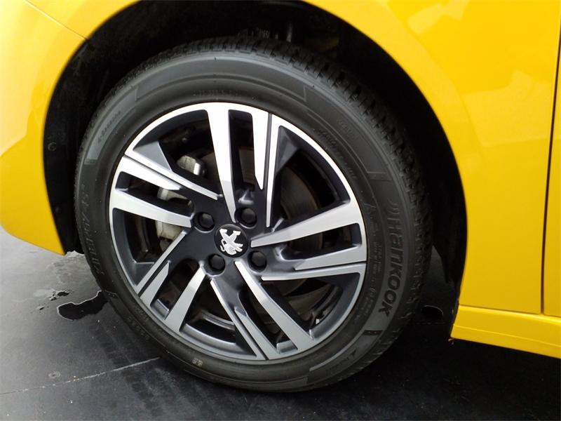 Used PEUGEOT 208 1.2 PureTech 100ch S&S Allure EAT8 2024 Jaune € 16790 in Lesménils