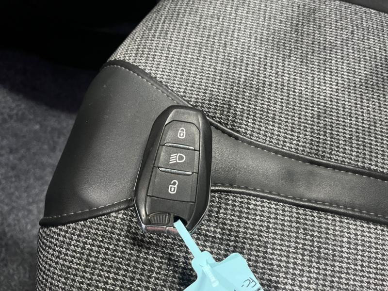 Used PEUGEOT 3008 1.2 PureTech 130ch Allure S&S 2018 Gris Artense (M) € 13190 in Lesménils