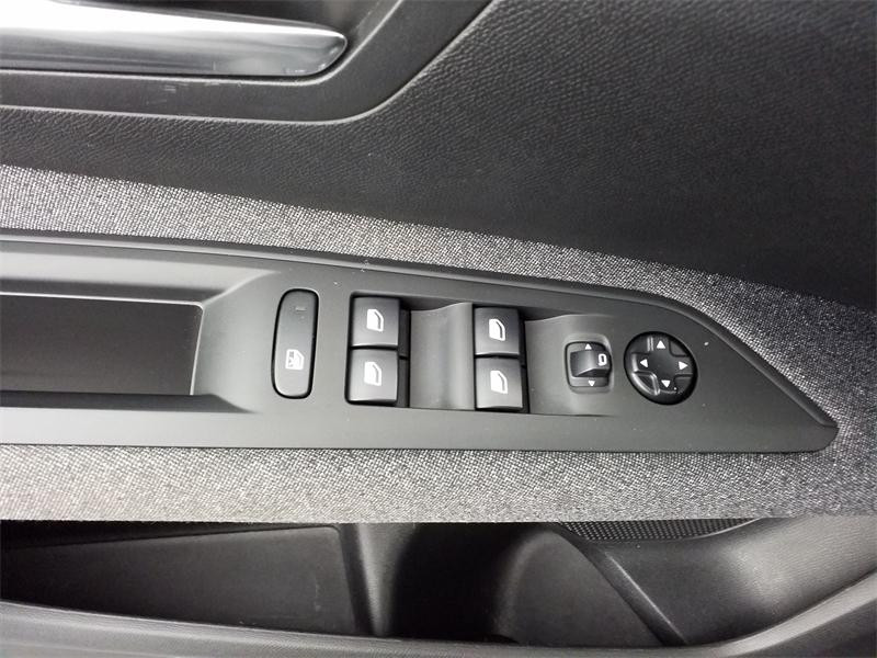 Used PEUGEOT 3008 1.2 PureTech 130ch Active S&S 2019 Gris Artense (M) € 13240 in Lesménils