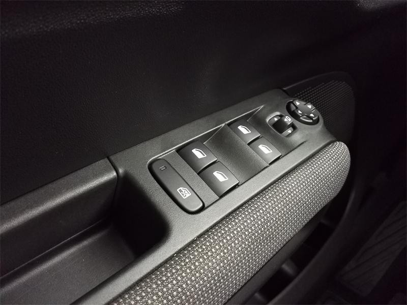 Used CITROEN C3 Aircross PureTech 110ch S&S Shine 2023 Noir Perla Nera (M) € 15430 in Lesménils