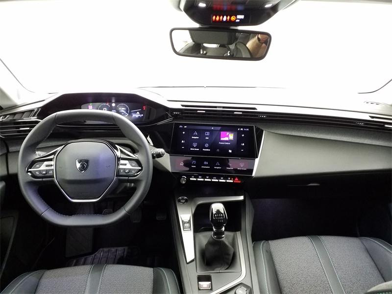 Used PEUGEOT 308 SW 1.2 PureTech 130ch S&S Allure 2024 Blanc Okénite (M) € 18740 in Lesménils