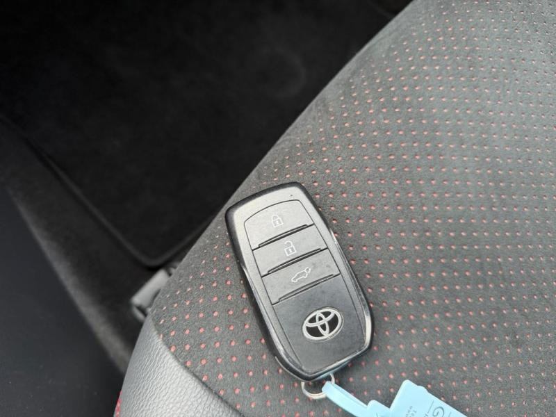 Occasion TOYOTA Yaris Cross 116h GR Sport MY22 2023 Blanc Nacré/Toit Noir 23490 € à Lesménils