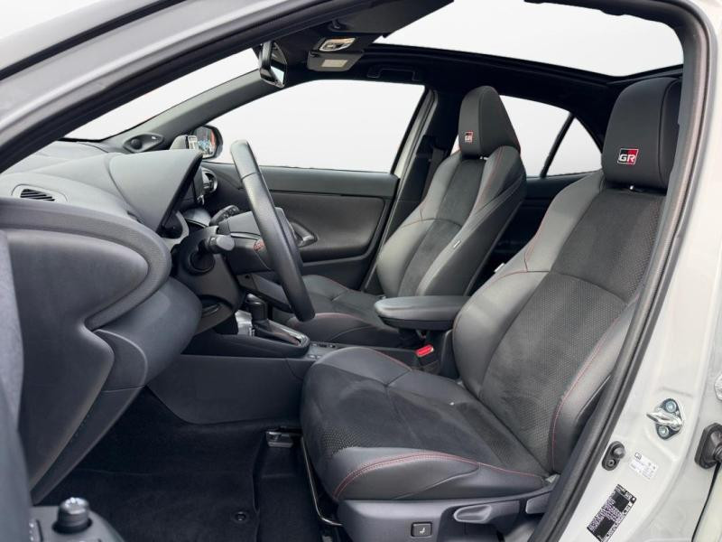 Occasion TOYOTA Yaris Cross 116h GR Sport MY22 2023 Blanc Nacré/Toit Noir 23490 € à Lesménils