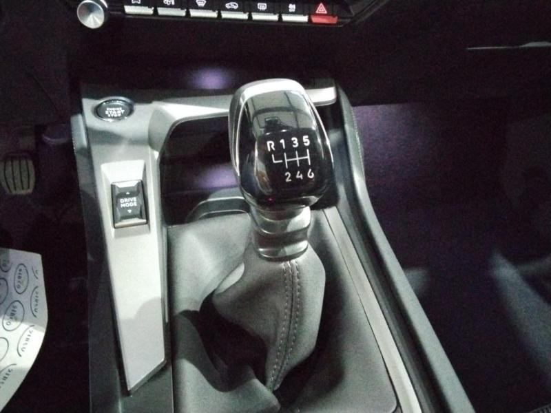 Used PEUGEOT 308 1.2 PureTech 130ch S&S Allure Pack 2023 Blanc Okénite (M) € 19190 in Lesménils