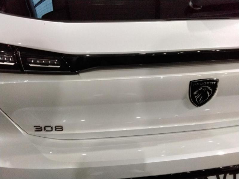 Used PEUGEOT 308 1.2 PureTech 130ch S&S Allure Pack 2023 Blanc Okénite (M) € 19190 in Lesménils