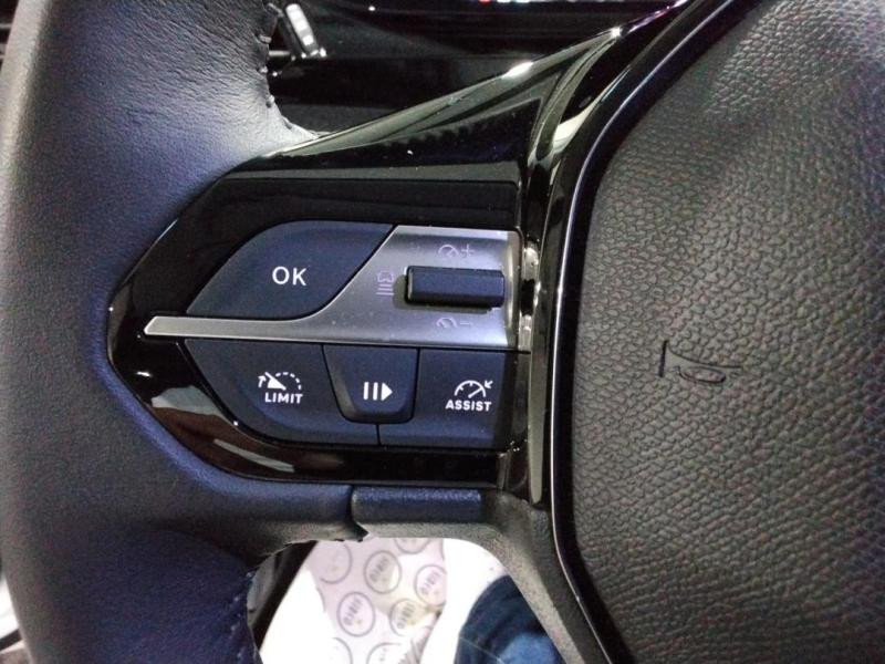 Used PEUGEOT 308 1.2 PureTech 130ch S&S Allure Pack 2023 Blanc Okénite (M) € 19190 in Lesménils