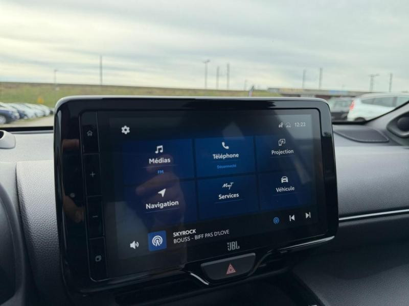 Occasion TOYOTA Yaris Cross 116h GR Sport MY22 2023 Blanc Nacré/Toit Noir 23490 € à Lesménils