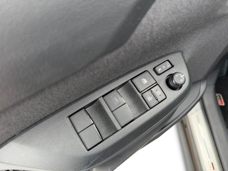 Occasion TOYOTA Yaris Cross 116h GR Sport MY22 2023 Blanc Nacré/Toit Noir 23490 € à Lesménils