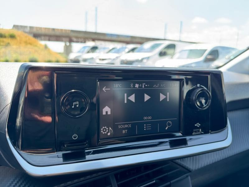 Used PEUGEOT 208 1.2 PureTech 75ch S&S Like 2021 Noir Perla Nera (M) € 10870 in Lesménils