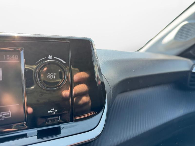 Used PEUGEOT 208 1.2 PureTech 75ch S&S Like 2021 Noir Perla Nera (M) € 10870 in Lesménils