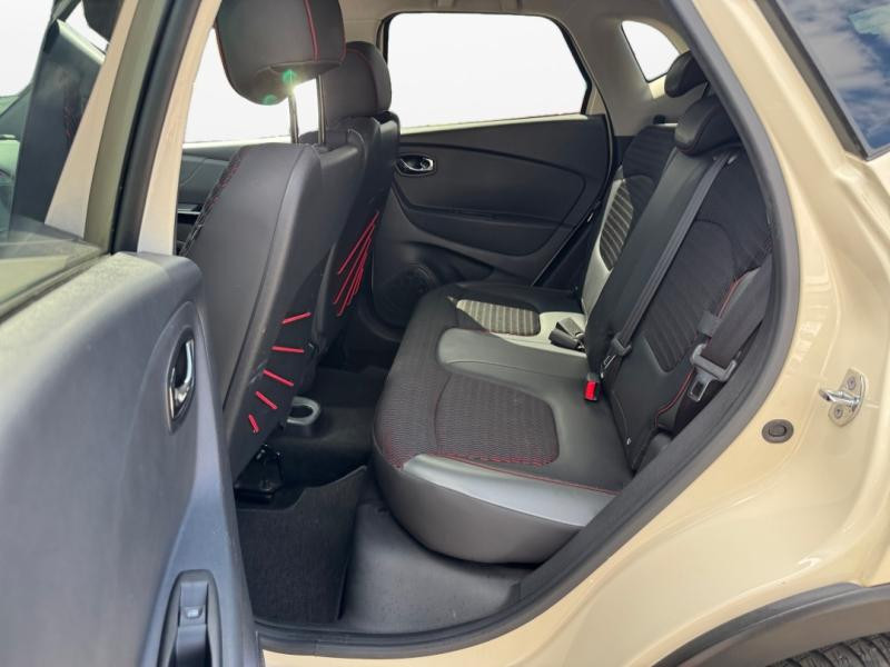 Occasion RENAULT Captur 1.2 TCe 120ch Stop&Start energy Wave Euro6 2016 2016 Blanc nacré / Toit Noir Etoilé 10380 € à Lesménils