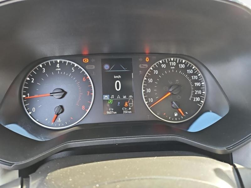 Used RENAULT Clio 1.0 TCe 90ch Evolution 2023 Gris Platine € 16390 in Lesménils