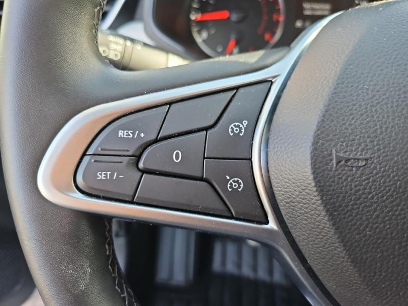 Used RENAULT Clio 1.0 TCe 90ch Evolution 2023 Gris Platine € 16390 in Lesménils