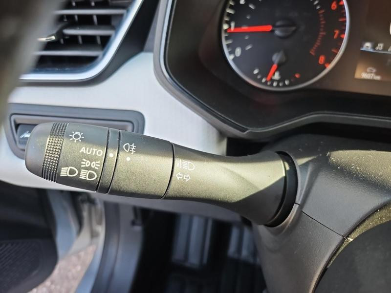 Used RENAULT Clio 1.0 TCe 90ch Evolution 2023 Gris Platine € 16390 in Lesménils