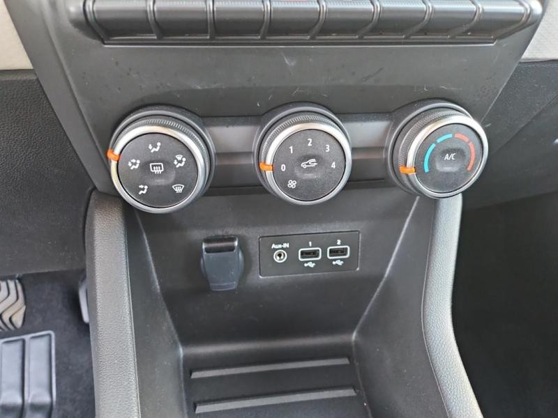 Used RENAULT Clio 1.0 TCe 90ch Evolution 2023 Gris Platine € 16390 in Lesménils