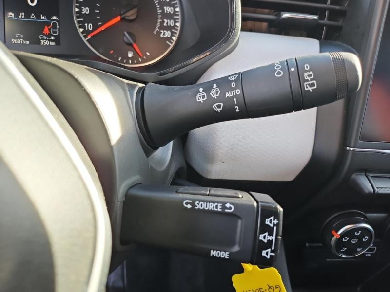 Used RENAULT Clio 1.0 TCe 90ch Evolution 2023 Gris Platine € 16390 in Lesménils