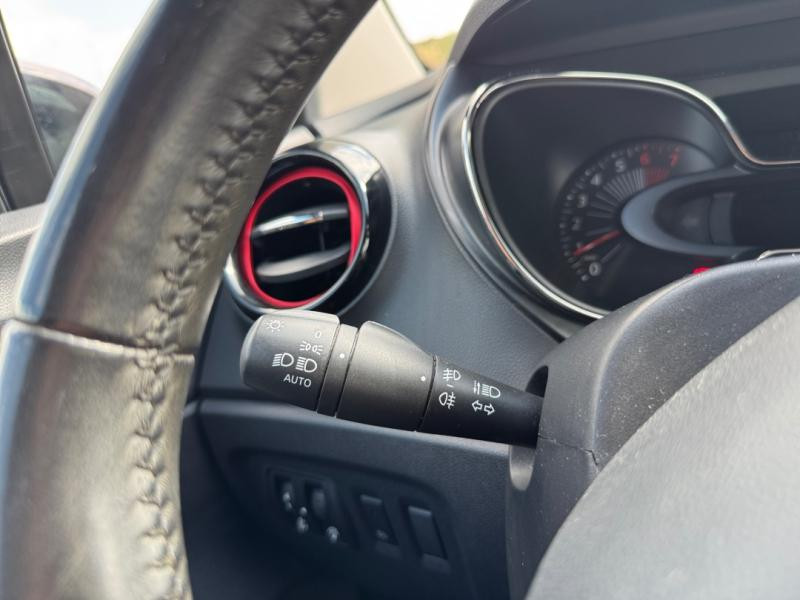 Occasion RENAULT Captur 1.2 TCe 120ch Stop&Start energy Wave Euro6 2016 2016 Blanc nacré / Toit Noir Etoilé 10380 € à Lesménils