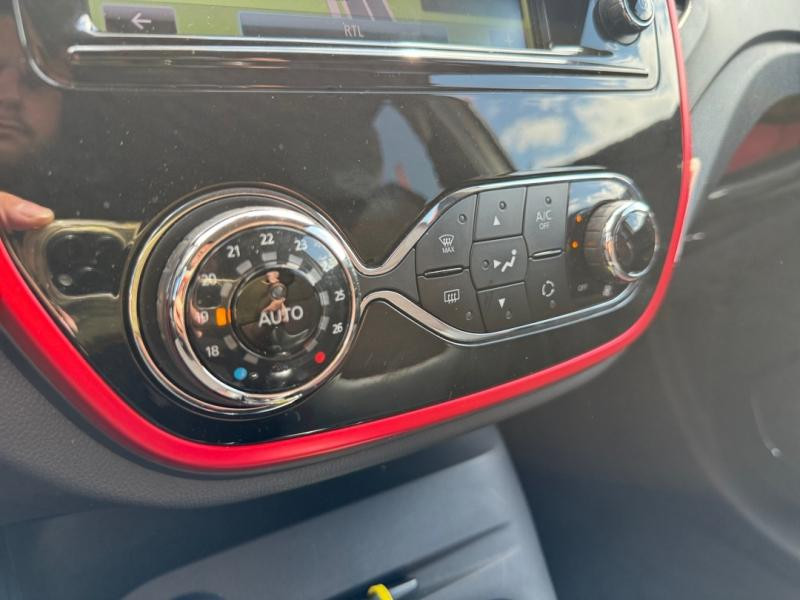 Occasion RENAULT Captur 1.2 TCe 120ch Stop&Start energy Wave Euro6 2016 2016 Blanc nacré / Toit Noir Etoilé 10380 € à Lesménils