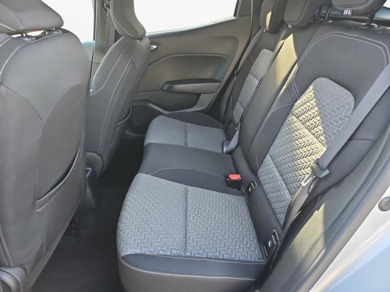 Used RENAULT Clio 1.0 TCe 90ch Evolution 2023 Gris Platine € 16390 in Lesménils