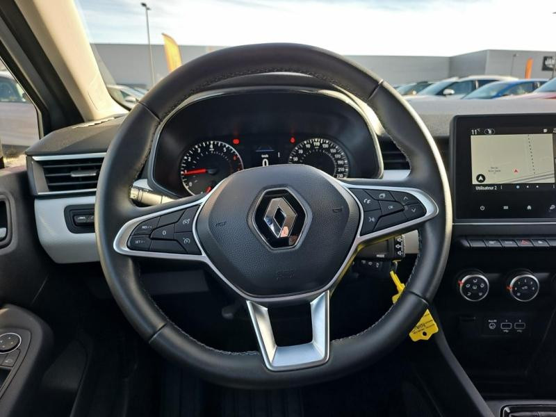 Used RENAULT Clio 1.0 TCe 90ch Evolution 2023 Gris Platine € 16390 in Lesménils