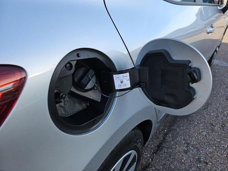 Used RENAULT Clio 1.0 TCe 90ch Evolution 2023 Gris Platine € 16390 in Lesménils