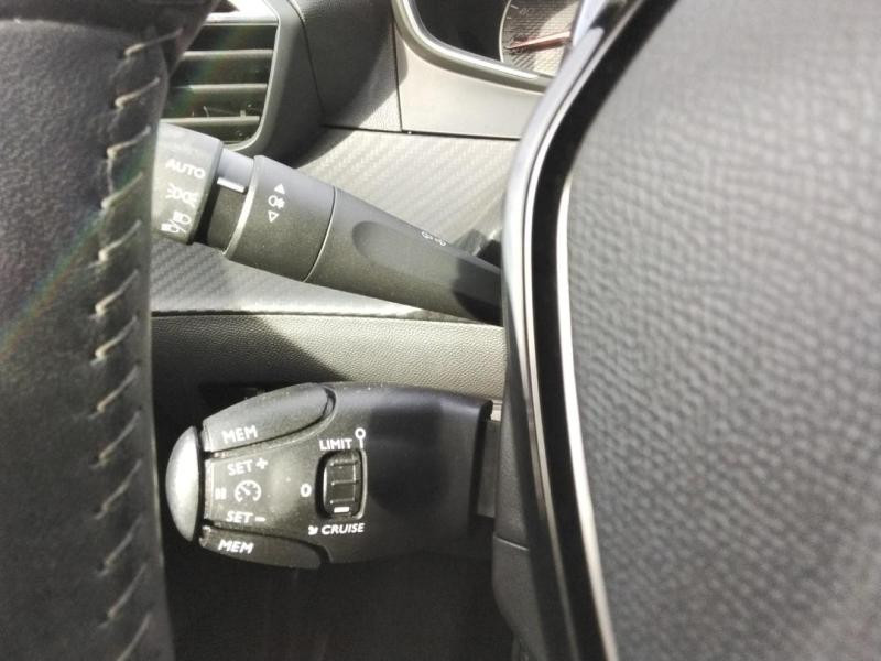 Occasion PEUGEOT 208 Affaire 1.5 BlueHDi 100 Premium Pack 2021 Blanc Banquise 8990 € à Lesménils