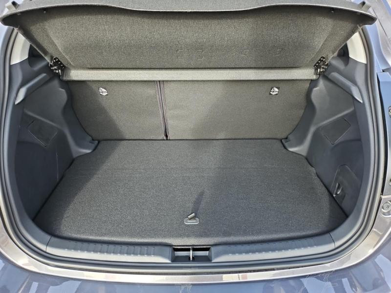 Occasion TOYOTA Yaris 116h Design 5p MY22 2024 Blanc 20990 € à Lesménils