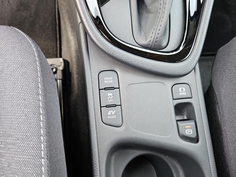 Occasion TOYOTA Yaris 116h Design 5p MY22 2024 Blanc 20990 € à Lesménils