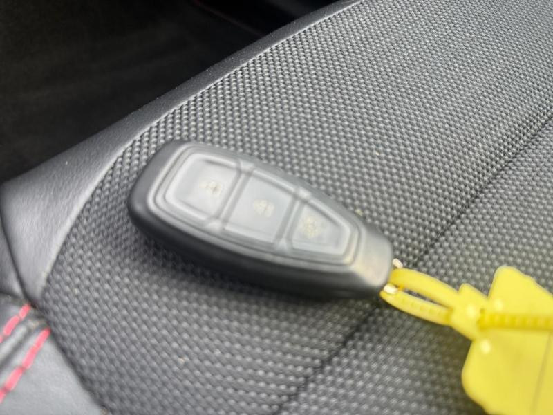 Used FORD Fiesta 1.0 EcoBoost 140ch Stop&Start ST-Line 3p Euro6.2 2019 Noir Shadow € 11490 in Lesménils