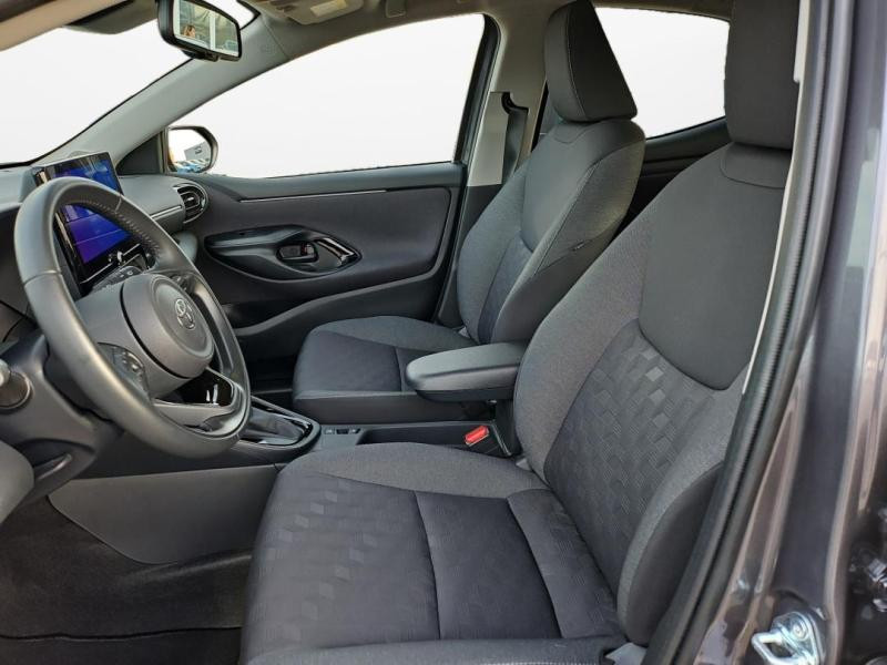 Occasion TOYOTA Yaris 116h Design 5p MY22 2024 Blanc 20990 € à Lesménils