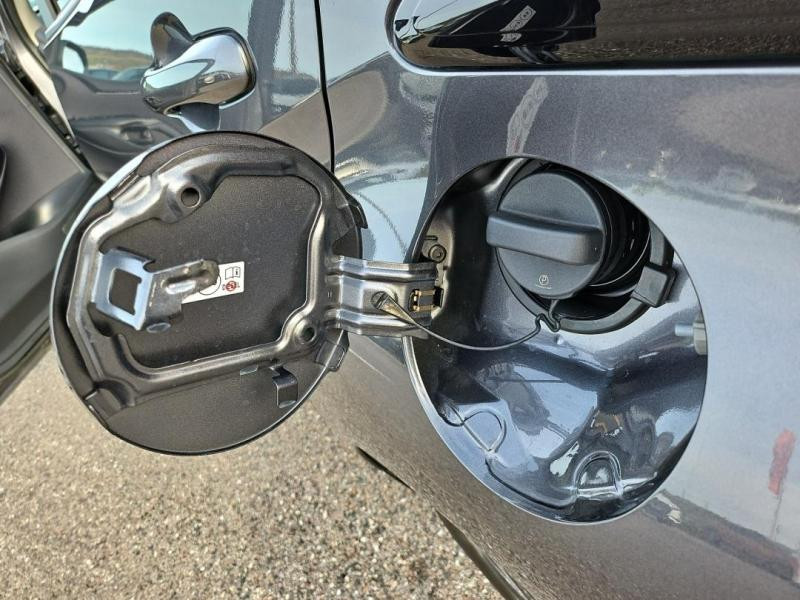 Occasion TOYOTA Yaris 116h Design 5p MY22 2024 Blanc 20990 € à Lesménils