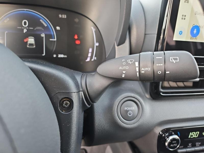 Occasion TOYOTA Yaris 116h Design 5p MY22 2024 Blanc 20990 € à Lesménils