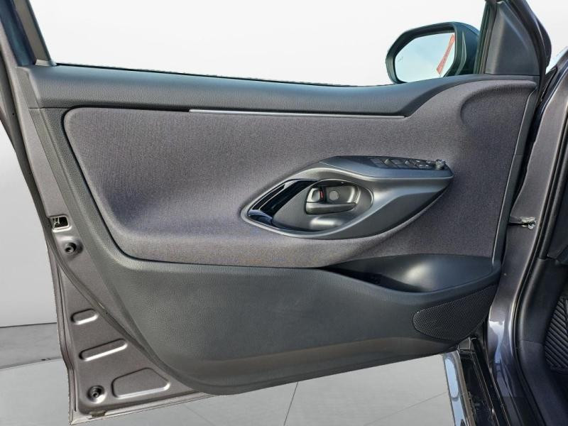 Occasion TOYOTA Yaris 116h Design 5p MY22 2024 Blanc 20990 € à Lesménils