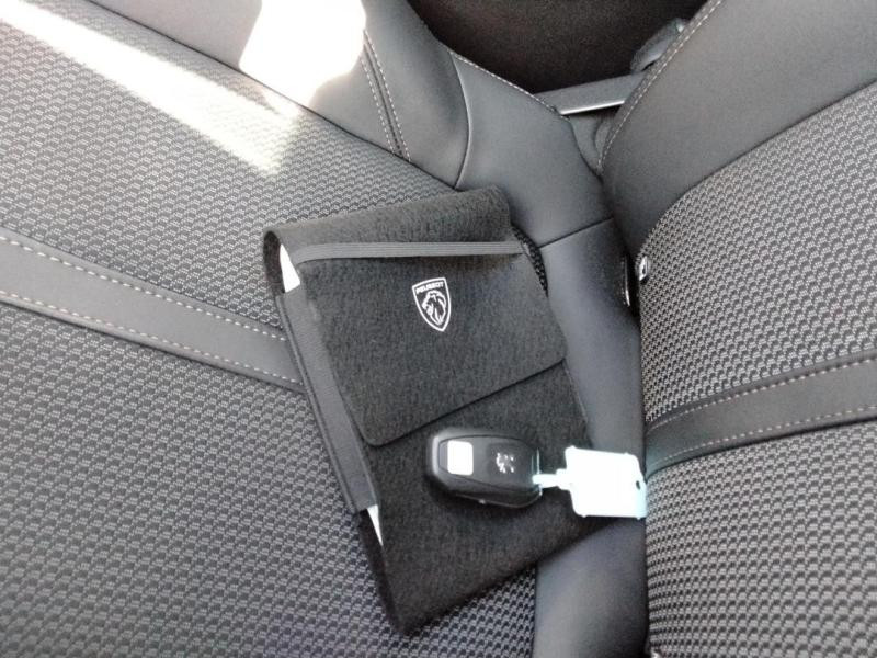 Occasion PEUGEOT 3008 1.2 PureTech 130ch S&S GT 2023 Noir 22890 € à Lesménils